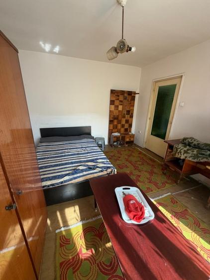 Garsonieră decomandată, mobilată în Rovine