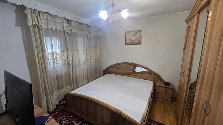 2 camere de vanzare , etajul 1, central Focsani - 1