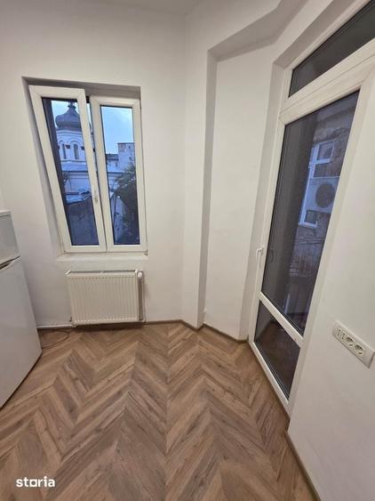 Apartament cu 3 camere decomandat în Berceni