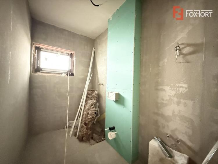Casă individuală cu 4 camere cu Canalizare în Săcălaz