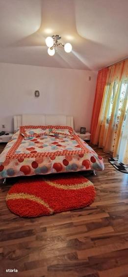 Casă cu 4 camere decomandat în Buda