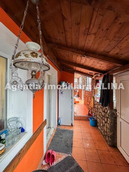 Casă cu 4 camere în Central