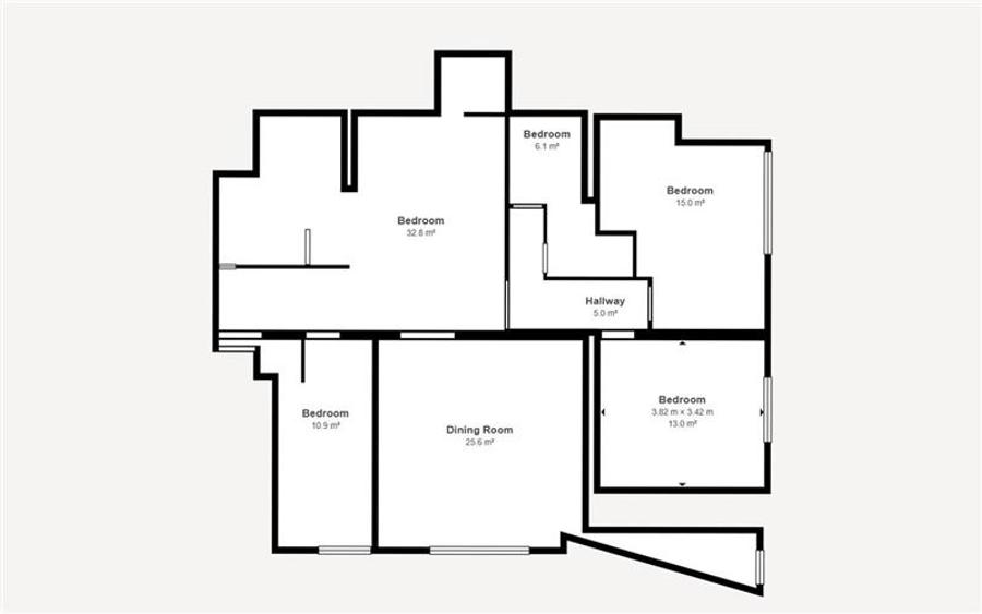 Apartament cu 4 camere decomandat în Central