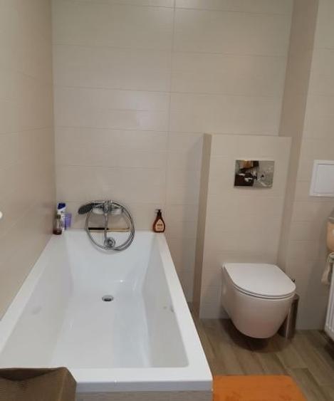 Apartament cu 3 camere semidecomandat în Virtuții