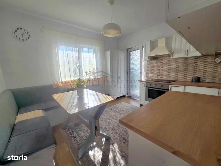 Casă cu 4 camere decomandat în Bulai
