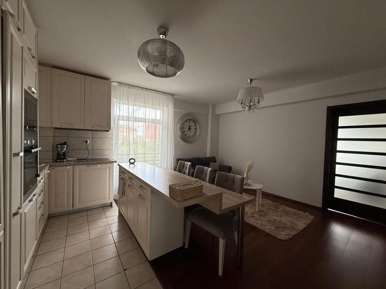 Apartament cu 3 camere în Central