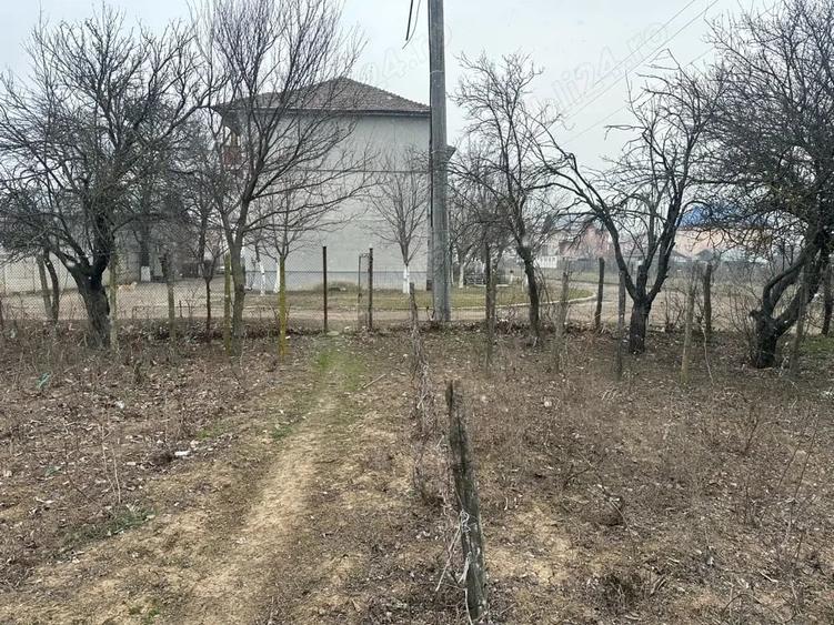 Teren de 600 mp, în Coșoveni