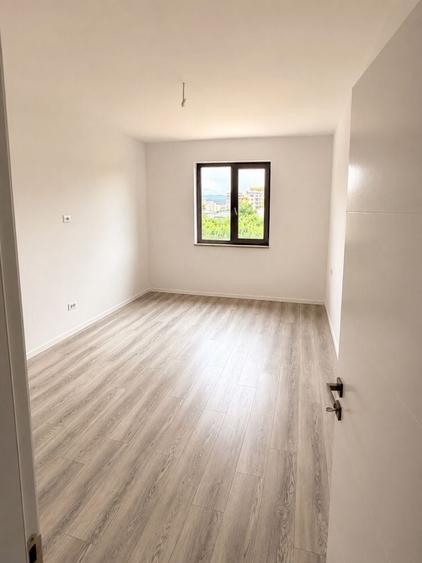 Apartament cu 2 camere decomandat în Parc Zăvoi