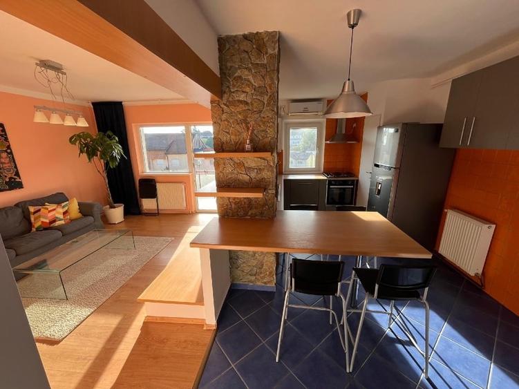 Apartament cu 4 camere decomandat, mobilat în Ștrand