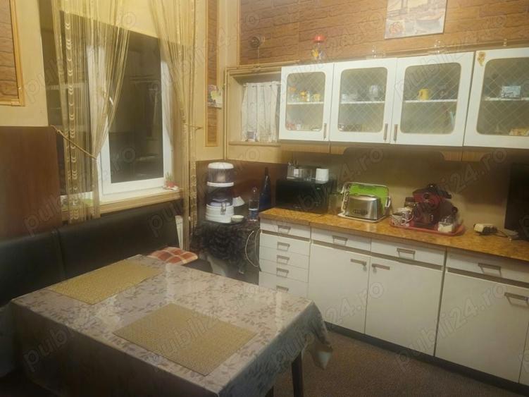Apartament cu 4 camere în P-ța Maria
