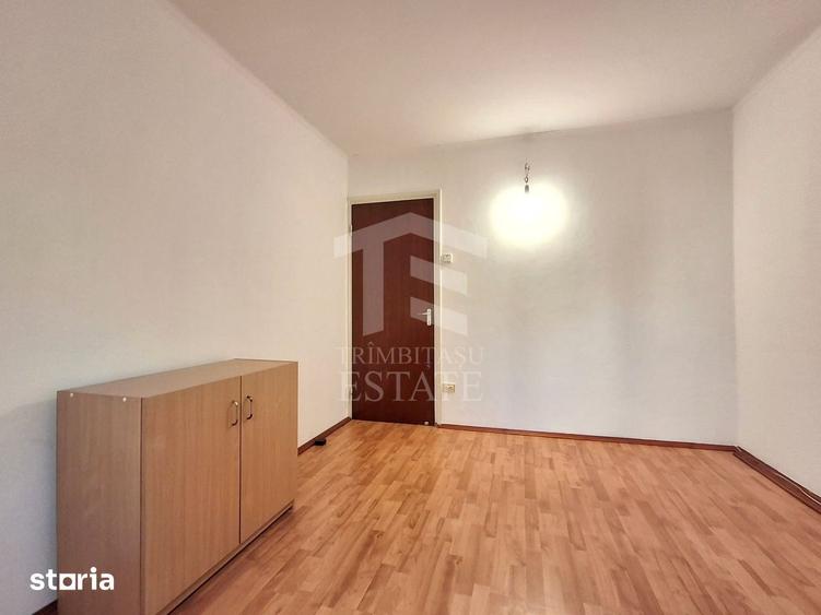 Apartament cu 3 camere decomandat, mobilat în Pantelimon