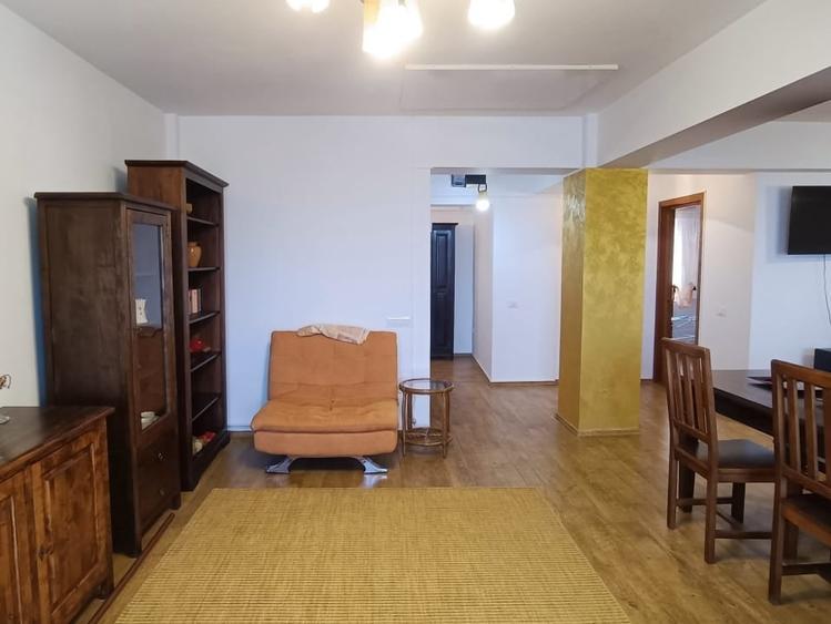 Apartament cu 3 camere, mobilat în Peninsula
