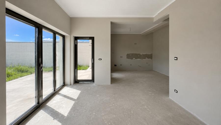 Casă individuală cu 4 camere cu Teren 250 Mp în Tunari