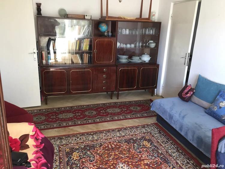 Apartament cu 3 camere semidecomandat în Florilor