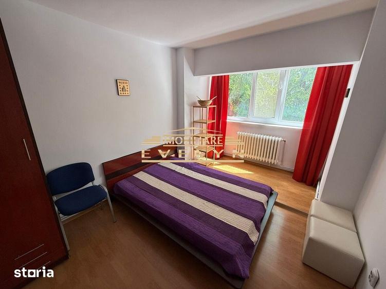 Apartament cu 3 camere decomandat în Central
