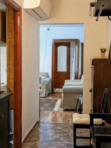 Apartament cu 3 camere decomandat în Rovine
