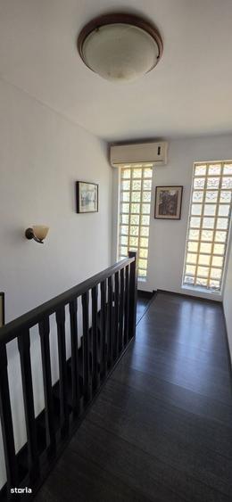 Casă cu 4 camere în Vest