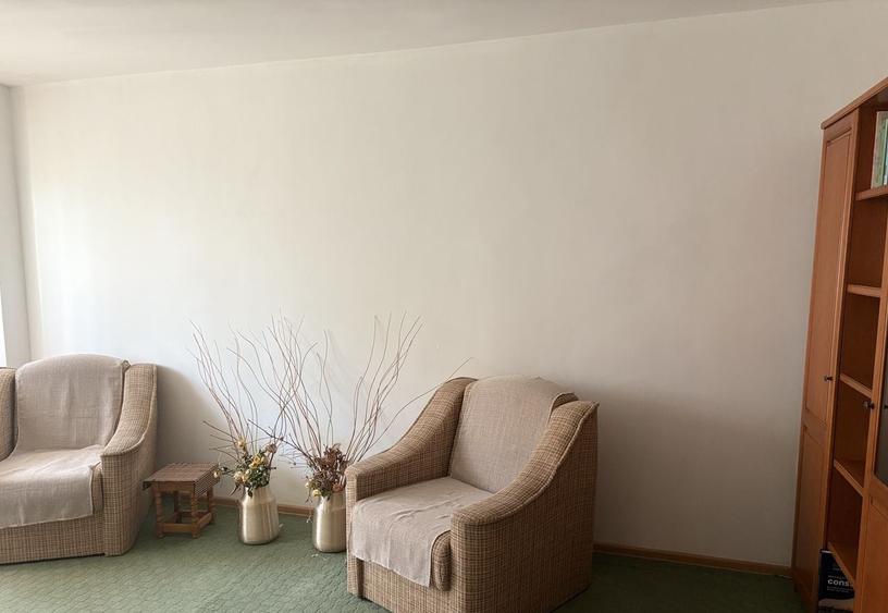 Apartament cu 3 camere decomandat, mobilat în Valea Ialomiței
