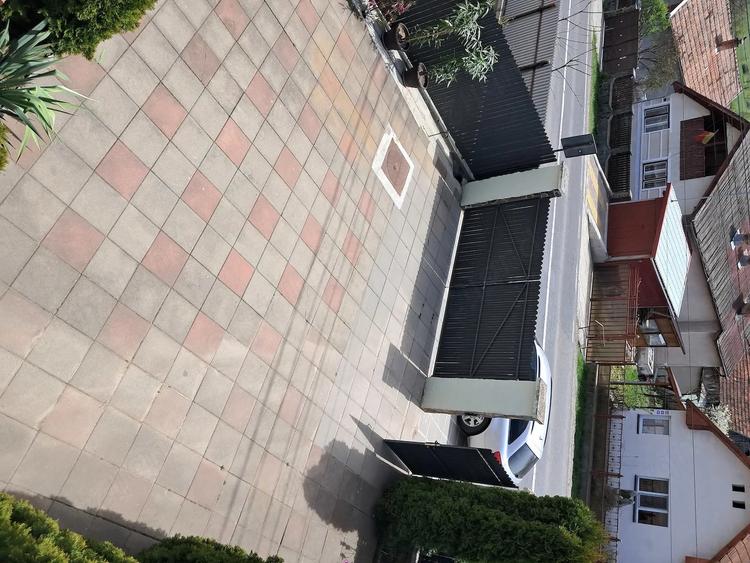 Casă cu Teren 4470 Mp în Vâlcele