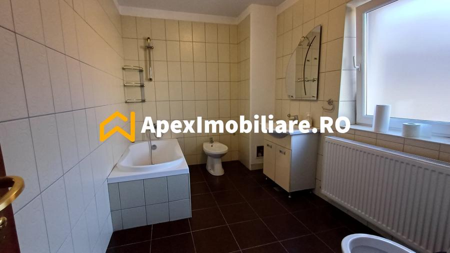 Apartament cu 4 camere decomandat în Unirii