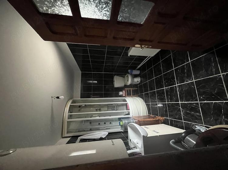 Casă cu 6 camere cu Teren 2000 Mp în Central
