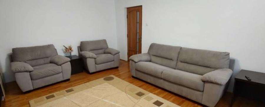 Apartament cu 3 camere decomandat, mobilat în Nerva Traian