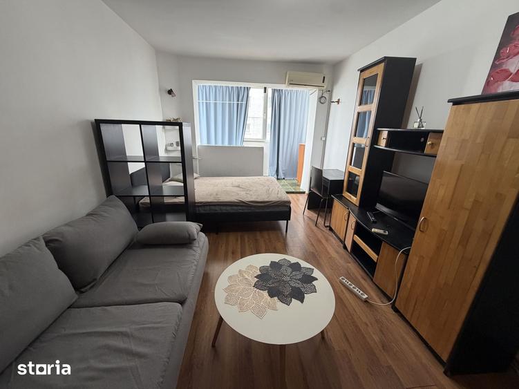 Garsonieră decomandată în B-dul București