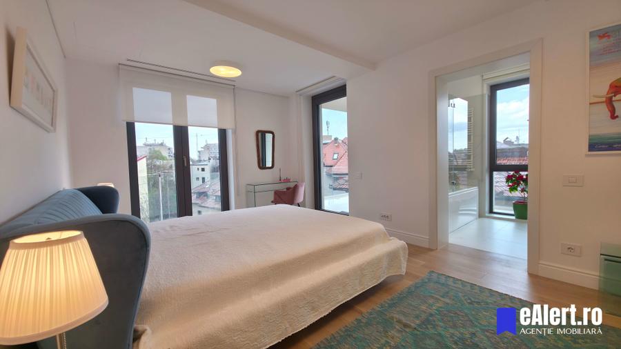 Apartament cu 3 camere semidecomandat în Dacia