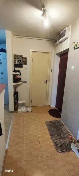 Apartament cu 4 camere decomandat în Dâmbu Pietros