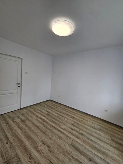 Apartament cu 3 camere decomandat în Tomis II