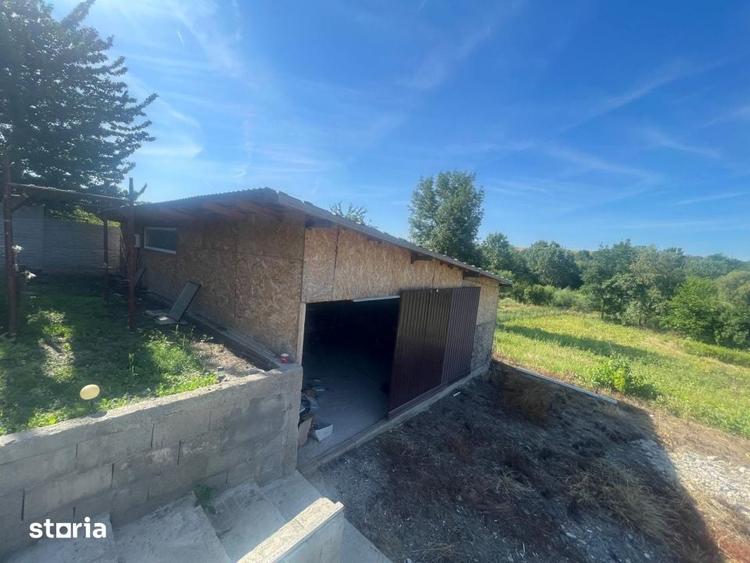 Casă cu 3 camere cu Teren 1500 Mp în Bobicești