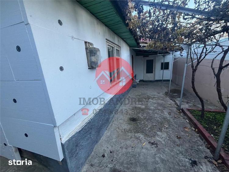 Casa de vanzare zona Centrala, 3 camere, teren 184 mp - 6