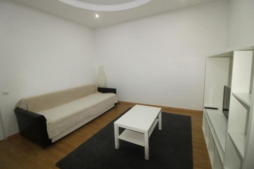 Apartament cu 2 camere decomandat, mobilat în Romană