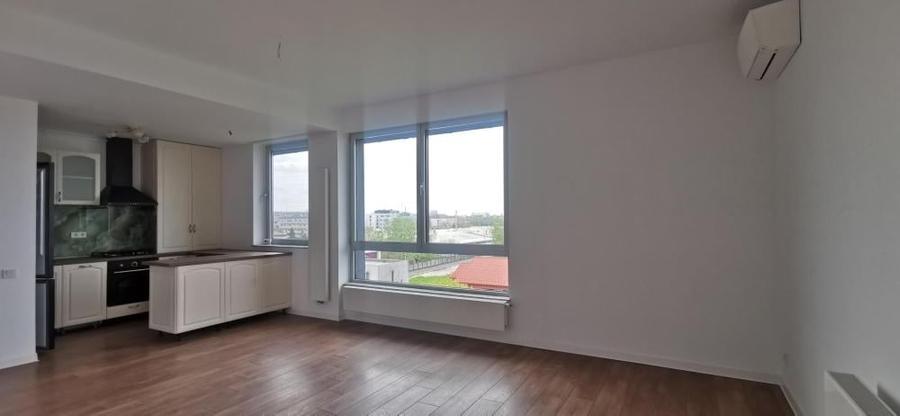 Apartament cu 3 camere, mobilat în Băneasa