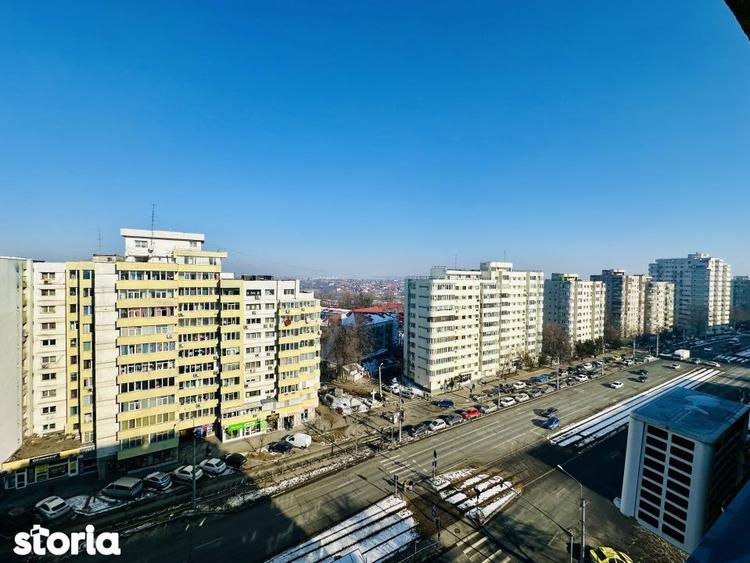 Apartament cu 4 camere semidecomandat, mobilat în Pantelimon