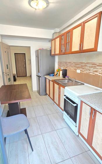 Apartament cu 2 camere decomandat, mobilat în Galata