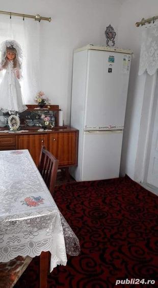 Casă cu 6 camere în Moldoveni