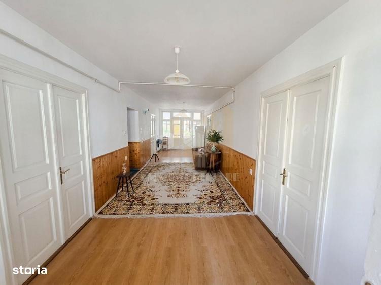 Apartament cu 4 camere decomandat în Irimești