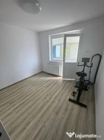 Apartament cu 3 camere decomandat în Tomis II
