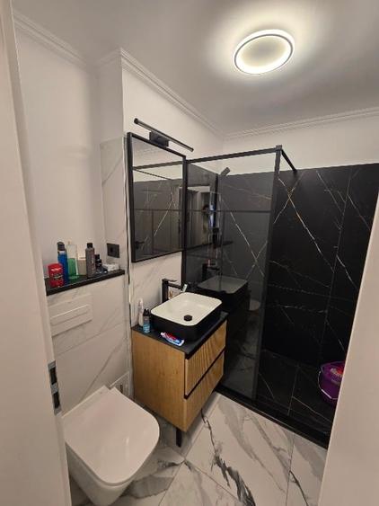 Apartament cu 3 camere decomandat, mobilat în Central