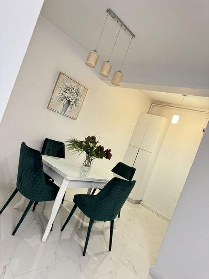Apartament cu 3 camere decomandat în Exterior Vest