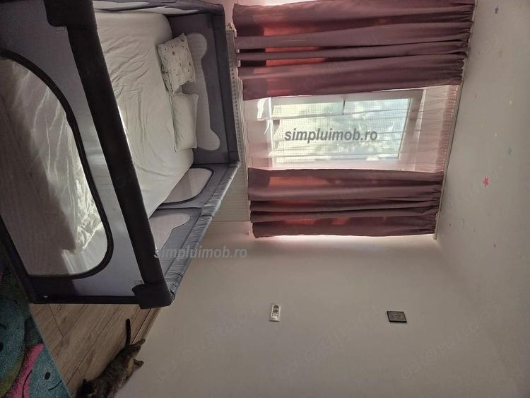 Apartament cu 3 camere semidecomandat, mobilat în Titan