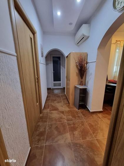 Apartament cu 3 camere decomandat în Giurgiului