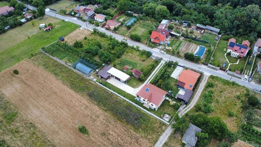 Teren de 1500 mp, în Budești