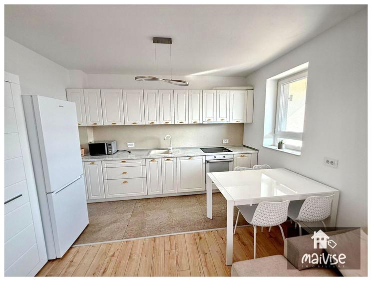 Apartament cu 2 camere decomandat, mobilat în Tractorul