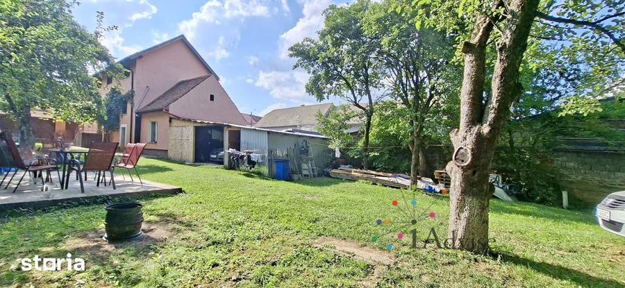 Casă cu 6 camere cu Teren 650 Mp în Vulcan