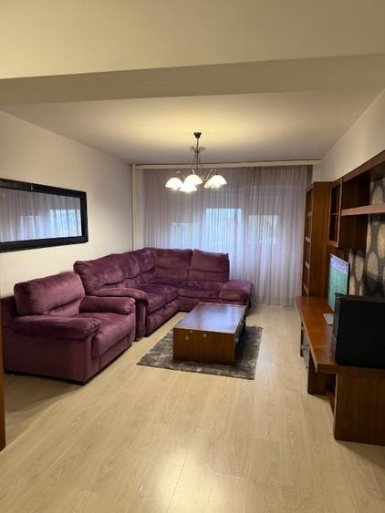 Apartament cu 3 camere decomandat în Banu Manta