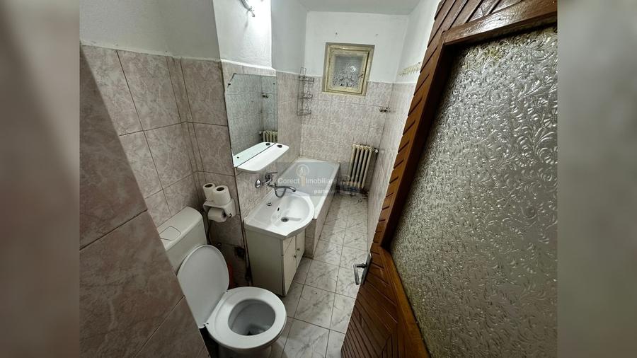 Apartament cu 2 camere semidecomandat, mobilat în Decebal