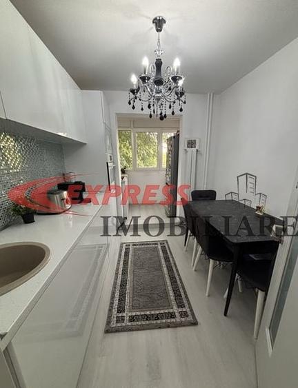 Apartament cu 3 camere decomandat în Dristor