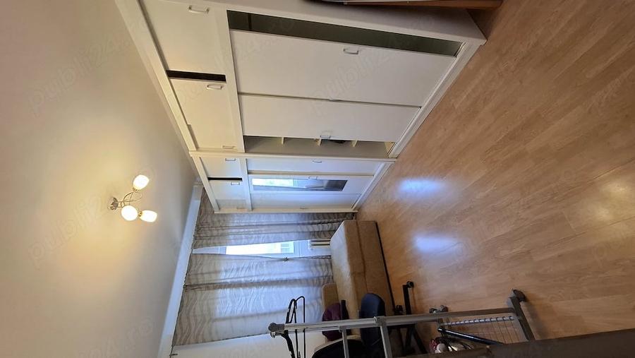 Apartament cu 3 camere decomandat în Alexandriei